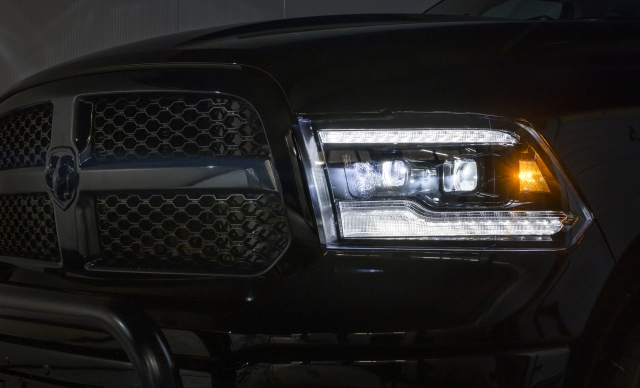 LED-Scheinwerfer-Set DT-Style Night Edition (RAM 1500, DS, Gen. 4)